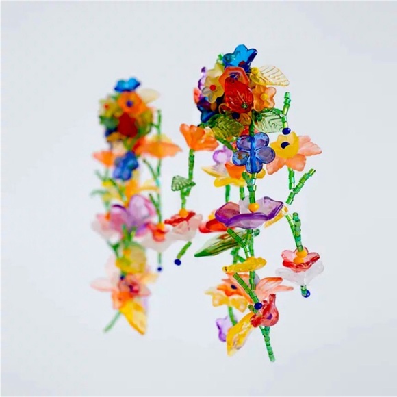 Zara Cascading Flower Drop Earrings - Picture 3 of 4